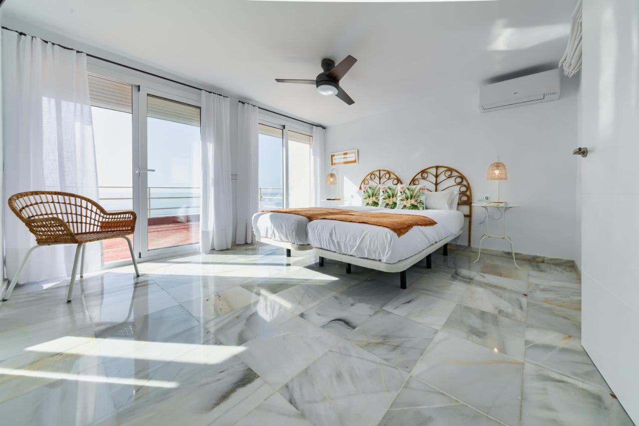 Holidays2Fuengirola Duplex With Stunning Sea View, Terraces,1St Line Beside Port エクステリア 写真