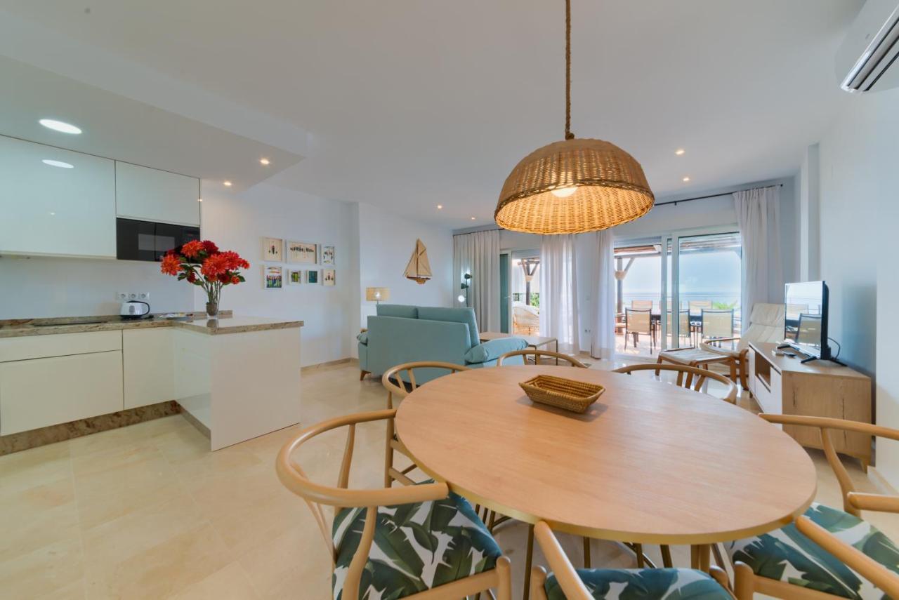 Holidays2Fuengirola Duplex With Stunning Sea View, Terraces,1St Line Beside Port エクステリア 写真