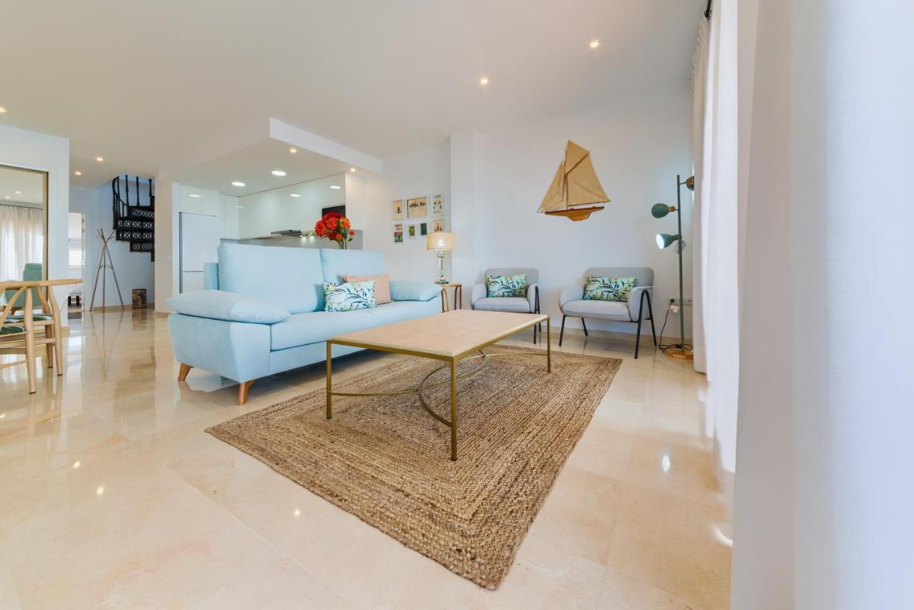 Holidays2Fuengirola Duplex With Stunning Sea View, Terraces,1St Line Beside Port エクステリア 写真