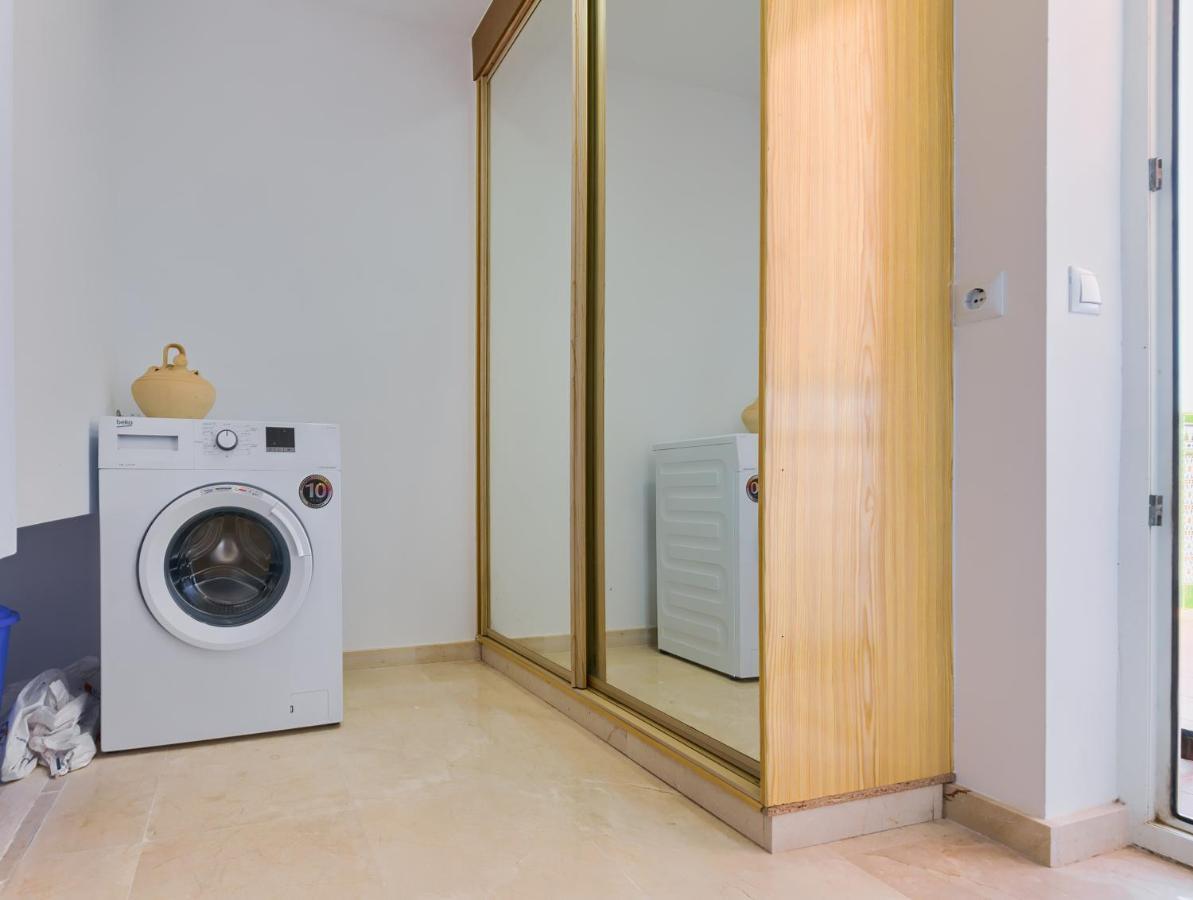 Holidays2Fuengirola Duplex With Stunning Sea View, Terraces,1St Line Beside Port エクステリア 写真