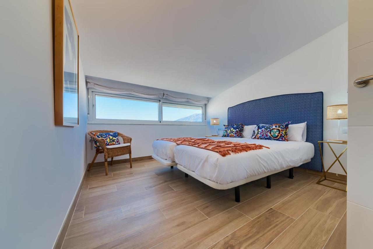 Holidays2Fuengirola Duplex With Stunning Sea View, Terraces,1St Line Beside Port エクステリア 写真
