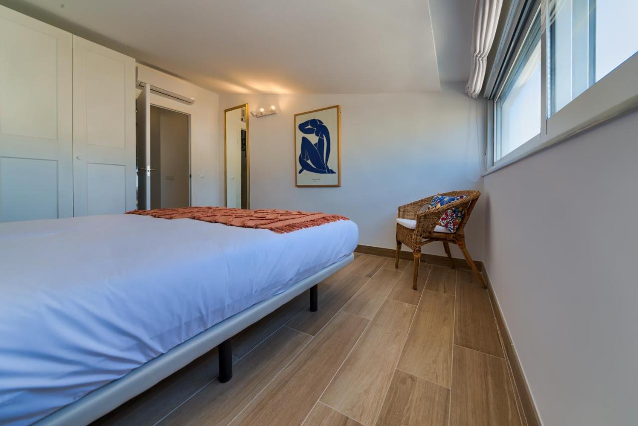 Holidays2Fuengirola Duplex With Stunning Sea View, Terraces,1St Line Beside Port エクステリア 写真